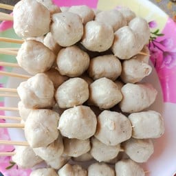 ลูกชิ้นทอด ตึกชมพู-หนองโพธิ์