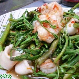 ข้าวกระเฉดกุ้ง