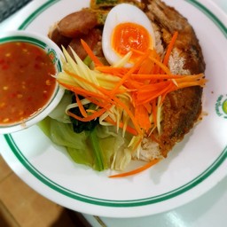 ข้าวคลุกน้ำพริกมะขาม+น้ำพริกกะปิ