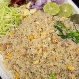 ข้าวผัดคะน้าปลาเค็ม