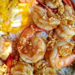 ข้าวราดกุ้งทอดกระเทียม +ไข่ข้น