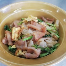ผัดซีอิ๊วหมูเส้นใหญ่