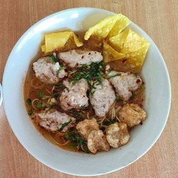 ก๋วยเตี๋ยวต้มยำหมูเด้ง