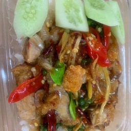 ข้าวราดผัดฉ่าหมูกรอบ