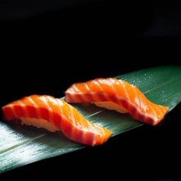 ซูชิหน้าแซลมอน