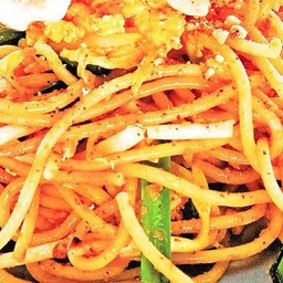 สปาเก๊ตตี้ผัดไทกุ้งสด