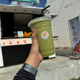 ธนรัตน์&ชั้นหนึ่ง น้ำส้มคั้นสด นาก่วม