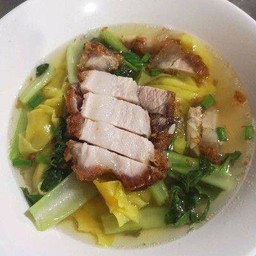 เกี๊ยวน้ำ หมูกรอบ