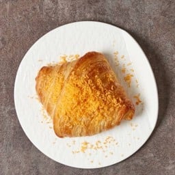 ครัวซองค์ ไข่เค็มลาวา