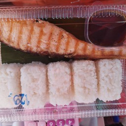 ข้าวปลาเเซลมอน