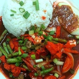 ข้าวผัดไก่แดง(Rozali Restaurant seafood halal )
