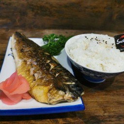 C01-ข้าวหน้าปลาซาบะย่างเกลือ