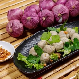 ลวกจิ้มลูกชิ้นเนื้อ