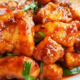 พริกเผาไก่กรอบราดข้าว