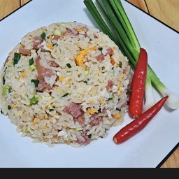 ข้าวผัดแหนม