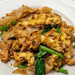ผัดซีอิ้วไก่