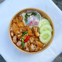 ข้าวหมูทอด by ครัวยายติ้น