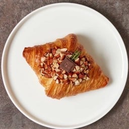 ครัวซองต์ นูเทลล่า