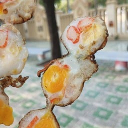 ไข่นกกระทาปิ้ง ร้านค้าแถบต้นสนตอนเย็น โรงเรียนวัดพระปฐมเจดีย์ จ.นครปฐม