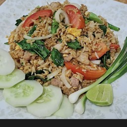 ข้าวผัดโบราณซีอิ๊วดำ