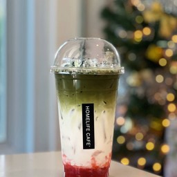 ชาเขียวนมสดสตอเบอร์รี่