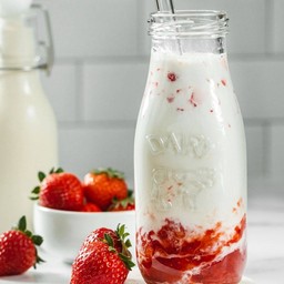 Strawberry fresh milk