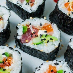 F-โฟร์ซีซั่นมากิ