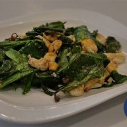 ใบเหลียงผัดไข่