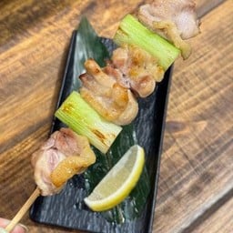 Y18 เนะงิมะ ไก่และต้นหอมญี่ปุ่นย่างเกลือ