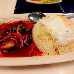 ข้าวผัด เนื้อแดง+ไข่ดาว (Rozali Restaurant seafood halal)