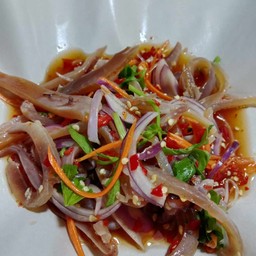 ยำปลาหมึกกรอบ