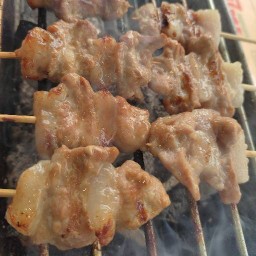 ข้าวเหนียวหมูปิ้ง