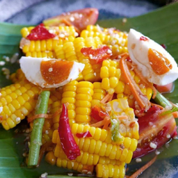 ตำข้าวโพดไข่เค็ม