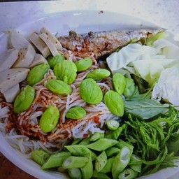 ข้าวปุ้นซาวน้ำปลาร้าสตอปลาทูหมูยอ