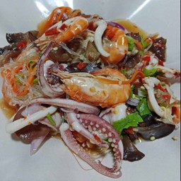 ยำวุ้นเส้นรวมทะเล