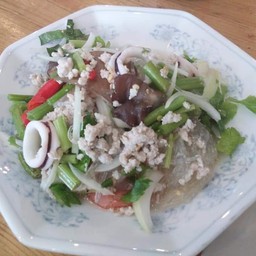 ยำวุ้นเส้นทะเล