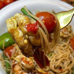 ตำเส้นเล็กทะเล (กุ้ง ปลาหมึก หอยแมลงภู่)