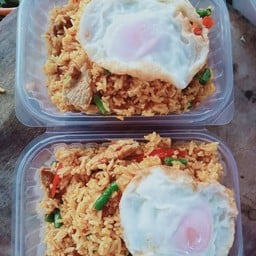 ข้าวคลุกเครื่องแกง