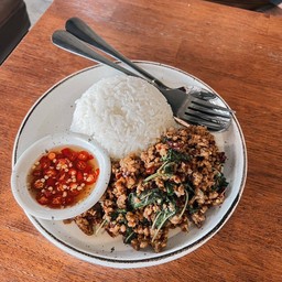 ข้าวกะเพราพริกแห้ง