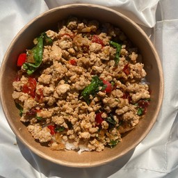 ข้าวกระเพราต่างๆ เลือกเนื้อสัตว์ได้