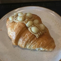 Caramel macadamia croissant