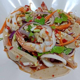 ยำตามใจ๋(หมูหมึกกุ้ง)