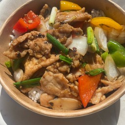 ข้าว-หมูผัดพริกไทยดำ