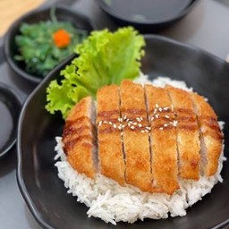 ข้าวทงคัตสึ (หมูทอด)