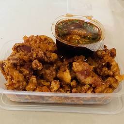 สันคอหมูทอดน้ำปลา