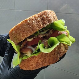 แซนวิชพรีเมี่ยม - ไส้ทูน่า สูตรพิเศษ หอม อร่อย! ( ขายดีมาก )