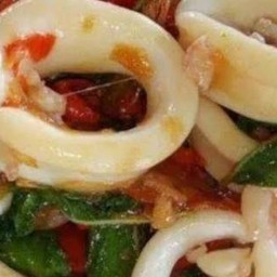 ปลาหมึกผัดกระเพรา