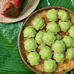 ขนมครกสิงคโปร์ใบเตยหอม by ไร่ขิง
