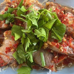 ยำหมูกรอบ