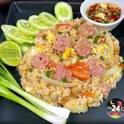 ข้าวผัดแหนม